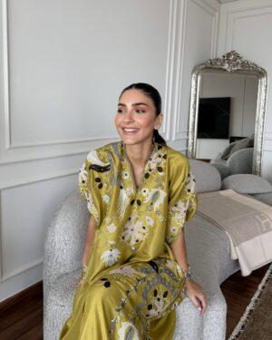 Kiran Malik Instagram - Wearing @mishalakhani 🌙🌙