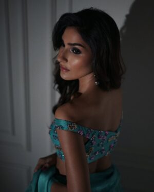 Kiran Malik Instagram - Wearing museluxe @museluxelove 

📸 @sharmeenkhanphotography 

#kiranmalik #saree #museluxelove #event #fashion #dubai #ootd