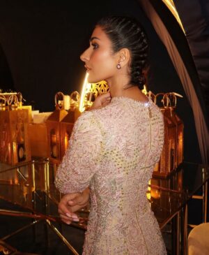 Kiran Malik Instagram - In my forever fav @farazmanan 🌙

Hair @samer_k_hairstudio