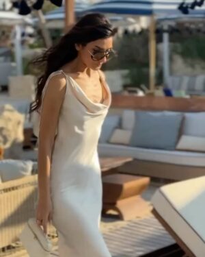 Kiran Malik Instagram - Focus on what matters most!!

🕶️ @bottegavenetaworld