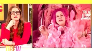 Kitten Kay Sera Instagram - Loved being on The Drew Barrymore Show! 💗💗💗

💗 #drewbarrymore #drewbarrymoreshow #kittenkaysera #pinktasticplastixx