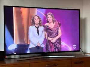 Kitty Flanagan Instagram - So delighted I finally got to share the stage with award winning funny lady @anne_edmonds_ Nothing made me laugh harder on the night than Eddo doing some of her signature random shouting at Russell Crowe . Congrats on winning Australia’s funniest person AACTA, so well deserved. #CopelandMenace4eva
smoking hot middle age lady makeup by @meg.cole.man 
#DAF #dewyasfuck