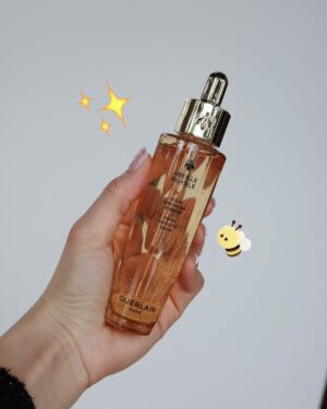 Kodchakorn Songsaengterm Instagram - ABEILLE ROYALE YOUTH WATERY OIL SERUM 2025 🐝💛 สกินแคร์ในตำนานจาก @Guerlain ปรับสูตรใหม่!!

✨สุดยอดเซรั่มแห่งการซ่อมแซมผิวล้ำลึก “ตั้งแต่หยดแรกที่ใช้” ด้วยพลังแห่งน้ำผึ้ง BlackBee 3 สายพันธุ์หายากของโลก สู่อานุภาพ 4 REPAIRS เอกสิทธิ์เฉพาะเพื่อการซ่อมแซมผิวล้ำลึกตั้งแต่ชั้นเซลล์ อันได้แก่
🐝 ซ่อมแซมผิวด้วยพลังของ BlackBee Honey ช่วยเสริมเกราะป้องกันผิวให้แข็งแรง และ ต่อต้านริ้วรอย ด้วยเนื้อสัมผัสที่ซึมซาบอย่างล้ำลึก 
🐝 ซ่อมแซมผิวผ่านนวัตกรรมทางวิทยาศาสตร์ล่าสุด Igniting Cell ที่ช่วยซ่อมแซม และกระตุ้นเซลล์ผิวเพิ่มขึ้นถึง 3 เท่า
🐝 ซ่อมแซมผิวด้วยส่วนผสมจากธรรมชาติ 99% ด้วยพลังจาก Black Bee Honeyที่ทรงพลังและหายาก
🐝 ซ่อมแซมคืนความสมดุลให้ธรรมชาติ มุ่งมั่นในการอนุรักษ์ผึ้งและระบบนิเวศ

🍯 ผลลัพท์ที่ได้ 1-1-1
1 หยดแรก ซ่อมแซมผิวล้ำลึก ฟื้นบำรุงผิวให้แข็งแรง
1 ชัวโมง ริ้วรอยลดลง ผิวเอิบอิ่มชุ่มชื้นขึ้น
1 เดือน  ผิวได้รับการฟื้นฟู กระชับ เอิบอิ่ม เรียบเนียนและเปล่งประกายขึ้นอย่างเห็นได้ชัด

📍 สัมผัสสุดยอดเซรั่มแห่งการซ่อมแซมผิวอย่างล้ำลึก “ตั้งแต่หยดแรกที่ใช้” ได้แล้ววันนี้ ที่เคาท์เตอร์ Guerlain ทุกสาขา @Guerlain #GuerlainThailand #GuerlainSkinCare #AbeilleRoyale #YouthWaterySerum​