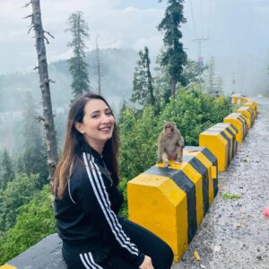 Komal Aziz Khan Instagram - Photobombed 🐵