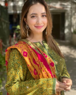Komal Aziz Khan Instagram - Jummah Mubarak 😊