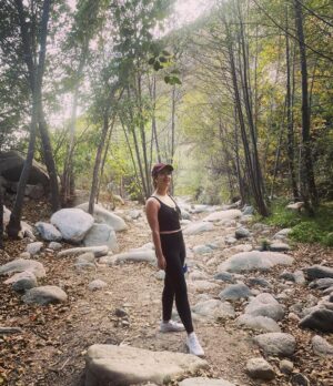 Komal Aziz Khan Instagram - First LA hike. My friends were kind enough to start me off with an easy one.