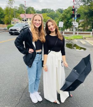 Komal Aziz Khan Instagram - Rainy day out with this honorary Pakistani @lameghansepega