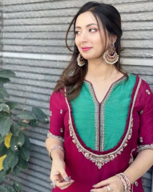 Komal Aziz Khan Instagram - 🍒