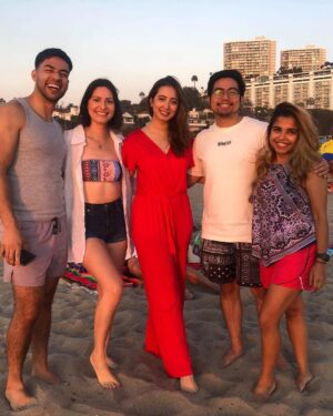Komal Aziz Khan Instagram - K college mini reunion/beach day photo dump 🏖