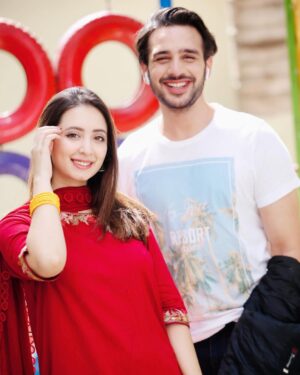 Komal Aziz Khan Instagram - One word for Essa and Nowera ? @usama.khan11 

📸 @mahastudio27