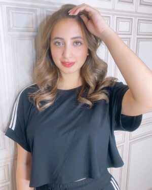 Komal Aziz Khan Instagram - Hello new hair !

Thanks @zaynuppal for the transformation and getting me vacation ready.