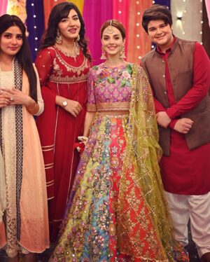 Komal Meer Instagram - Teray Anay se🕊 

Hope ya’ll enjoyed the last episode. 
SO grateful to have been a part of this project. Thank you @abdullah.kadwani @asadaqureshi @mariekhan1 for making this happen! 🤍 
Thankful for all the laughters and fun times on set. For our brilliant director Zeeshan Ahmad, you made it all so easy! Thank you for your trust, your patience, your jokessss! 🤍
@muneeb_butt There’s no dull moment when you’re around so thank you for being you even on the hard days and the bad days and everyday! It was a treat working with you! 🤍
And to the entire cast and crew, I miss you allllll!🤍🤍🤍
@sidra.niazii My Bebo foreva! ♥️
@laibaakhanofficial @srhaasgr.official @shameemhilaly @zainaconda @manipakistani @sami_khan.sk @hammad_farooqui01 @sadafaashanofficial @thesaleemmairaj @inayatkhanofficial @faaizahasan @salman_shahid_actor @alyykhanofficial @mehmood.aslam.165033 @rashidhfarooqi @aadikhan.official @shizzakhan.official @shaheen.h786 @ellie_zaid @suky_nahkhan_official @mujtabaabbas_khan 
And everybody else! 

Lastly but most importantly, to everybody who watched, Thank you! For all the love, dms, vms everyyything! I love you all! ♥️🌸

#TerayAnaySe
@harpalgeotv 

Wearing : @nomiansari fell in love with it! Thank you.♥️
Picture credits : @m_a_s_films_and_photography