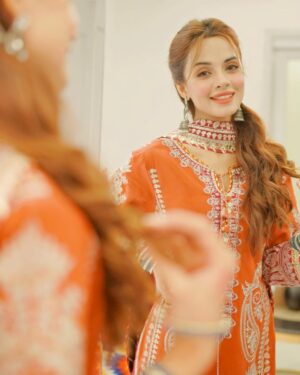 Komal Meer Instagram - Eid Mubarak lovess! 🕊 

Mera Pasandeeda Jora by Asim Jofa!
@asimjofa @iamasimjofa
#AsimJofa #IWearAsimJofa #MeraPasandeedaJora #EidEdit #EidDay #Eid #Celebration #embroideredcollection #EidWear #EidOutfit #EidSpecial #EidOutfitInspo #EidMubarak #outfitoftheday #eidulfitar 

Picture credits : @theweddingbridge 🌸