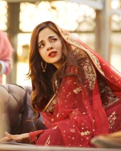 Actress Komal Meer HD Photos and Wallpapers November 2024