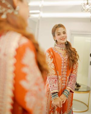 Komal Meer Instagram - Eid Mubarak lovess! 🕊 

Mera Pasandeeda Jora by Asim Jofa!
@asimjofa @iamasimjofa
#AsimJofa #IWearAsimJofa #MeraPasandeedaJora #EidEdit #EidDay #Eid #Celebration #embroideredcollection #EidWear #EidOutfit #EidSpecial #EidOutfitInspo #EidMubarak #outfitoftheday #eidulfitar 

Picture credits : @theweddingbridge 🌸