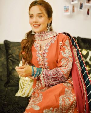 Komal Meer Instagram - Eid Mubarak lovess! 🕊 

Mera Pasandeeda Jora by Asim Jofa!
@asimjofa @iamasimjofa
#AsimJofa #IWearAsimJofa #MeraPasandeedaJora #EidEdit #EidDay #Eid #Celebration #embroideredcollection #EidWear #EidOutfit #EidSpecial #EidOutfitInspo #EidMubarak #outfitoftheday #eidulfitar 

Picture credits : @theweddingbridge 🌸