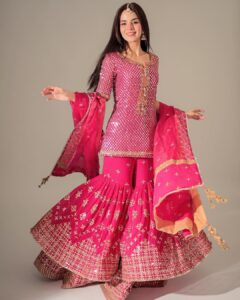 Actress Komal Meer HD Photos and Wallpapers February 2025