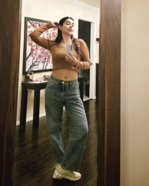 Komal Rizvi Instagram - California ishtyle !