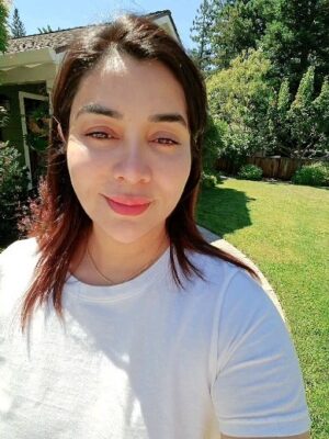 Komal Rizvi Instagram - Hydrate Hydrate Hydrate!!!!! ❤️
#starlightmoisturizer #drinkwater