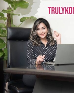 Komal Rizvi Instagram - Which photo do you like the best??? 
#komalrizvi #komalrizviofficial #trulykomal
