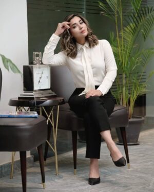 Komal Rizvi Instagram - Which photo do you like the best??? 
#komalrizvi #komalrizviofficial #trulykomal