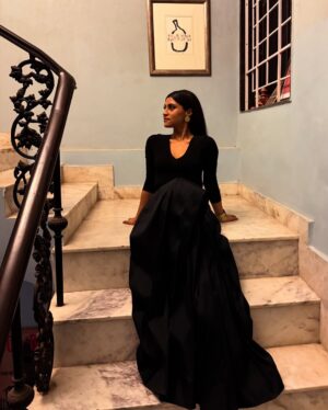Konkona Sen Sharma Instagram - Met the most wonderful women at the @hollywoodreporterindia Power List dinner last night! Such a pleasure to meet and celebrate some of my heroes and be inspired by them! Thank you @anupama.chopra @missusdesai ♥️

Clothes @rishtabyarjunsaluja 
Stylist @damini_styles 
Makeup @seldon_makeup 
Hair @nimishashah210
Photos @seldon_makeup