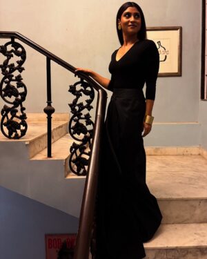 Konkona Sen Sharma Instagram - Met the most wonderful women at the @hollywoodreporterindia Power List dinner last night! Such a pleasure to meet and celebrate some of my heroes and be inspired by them! Thank you @anupama.chopra @missusdesai ♥️

Clothes @rishtabyarjunsaluja 
Stylist @damini_styles 
Makeup @seldon_makeup 
Hair @nimishashah210
Photos @seldon_makeup
