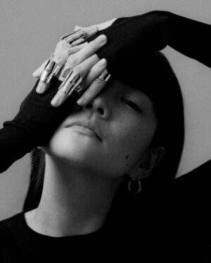 Kozue Akimoto Instagram - Titled Chiyu, the Japanese word for healing, our collaboration with Kozue Akimoto reimagines rings as supportive armour.

Tom Wood x Kozue launches at our Oslo flagship store, our Aoyama flagship store, as well as Dover Street Market in Paris, London, New York, Los Angeles, and Ginza, and I.T in Hong Kong.

Launching EU/NAM: March 7th
Launching Asia: March 15th

@tomwood_oslo 
@tomwood_tokyo 
@doverstreetmarketginza 
@doverstreetmarketparis 
@doverstreetmarketlondon 
@doverstreetmarketnewyork 
@doverstreetmarketlosangeles 
@ithk 

#tomwoodxkozue