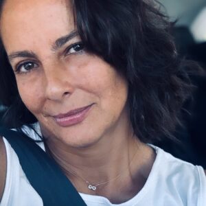 Krishna de Caso Instagram - Celebremos el infinito amor que hay en nuestros corazones ! Feliz día del amor y la amistad y disfruten mucho este día 🥰💚🔥 #felizdiadelamor #felizdiadelosenamorados