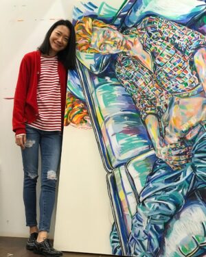 Kristy Cha Ray Chu Instagram - 容許我在這裡小小炫耀一下，一個多月前，得知自己獲選「CANS亞洲當代藝術-年度之最：年度明日之星」

得獎這件事，從前的我，肯定第一時間就等不及(po文)跟所有人分享。

然而，隨著年紀慢慢增長，我的情緒不再起起伏伏，得失心也沒那麼重，學著看淡很多事，珍惜在乎我的人，不被生活中的繁瑣影響。

現在的我，只想好好畫畫，沒有什麼比這更重要。

想說還是要告訴媽媽這個好消息，她當下的反應是：家瑞，你都要60了，主辦單位應該頒個「今日之星」給妳，「明日」留給年輕人吧～

換個角度思考，沒有框架能夠束縛我，沒有什麼可以定義我，這世界什麼都有可能，Rules由我們自己創造，未來不再屬於年輕世代，60也有明天！

我要把這個獎送給和我一樣，依然在夢想的路上奔跑的每一個人。

當然，其他入圍者各個超級amazing ，煙囪、鐵木爾斯琴、冷廣敏、譚永勍、童昆鳥、花季琳、張移北、蔡堅、都是我佩服的藝術家！

感謝誠品畫廊 @eslitegallery 的總監趙琍女士，不斷地給予我心裡與創作上的鼓勵與支持。

感謝粉絲，你們是讓我堅持下去的動力。

期許自己一直畫一直畫，讓作品帶我到更遠的地方。

最後，分享ㄧ位紐約前輩藝術家送給我的話：有時虛榮心也可以是一種美德，它能讓你的心靈飛翔～

三八婦女節快樂

我的個展進入倒數，最後兩個週末，大家趕緊把握機會（聽說再版的2000本畫冊剩下100本不到，要搶要快）

曲家瑞個展（好評延展）
日期：2025/02/15（六）-2025/03/16（日）

地點：#誠品畫廊北京 北京市朝陽區酒仙橋路2號798藝術區，797路B06

時間：11am-6pm，週二-週日(週一公休)

#曲家瑞個展
#誠品畫廊北京  @eslitegallery
#明日之星
#感到無比榮幸

「CANS亞洲當代藝術-年度之最：年度最佳明日之星」。完整報導露出於2025年2月的CANS雜誌/罐子藝術網（微信官方帳號）請點擊上方🔗