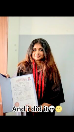 Kriti vamshini Instagram - Pass paniten da dei😎💀👩🏻‍🎓

#trendingreel #trending #reelkarofeelkaro #reelitfeelit #graduation #tamilmemes #dancereels #siu #comedyvideos #instamood #tamilstatus #life #graduation