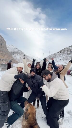 Kritika Khurana Instagram - Wait for the end 🥹🏔️
.
.
.
.
#manali#friends#friendship#trip#travel