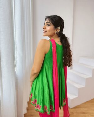 Kritika Khurana Instagram - Hair can make or break a look. Here are some of our favorite hairstyles for this wedding season to save for later. ✨