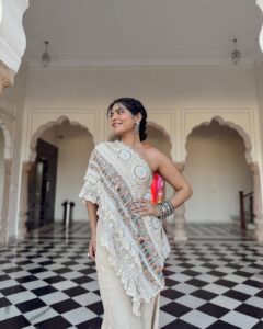 Actress Kritika Khurana HD Photos and Wallpapers February 2025