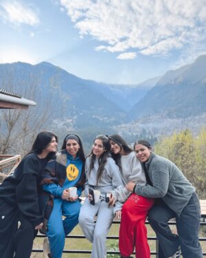 Kritika Khurana Instagram - har lamha ek naya afsana suna raha tha. ❤️