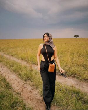 Kritika Khurana Instagram - Vacay Outfits (Kenya) 🦌
tap for details