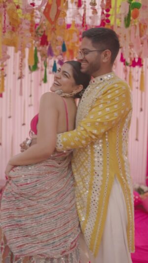 Kritika Khurana Instagram - Jhalaah walaaah with bestie @shivesh17 ❤️

Wearing @abhinavmishra_ 
Decor by @eventadorproductions