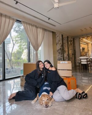 Kritika Khurana Instagram - WE MOVED!! 📦🏠
Our entire life was spent in one place, almost 31 years later, we moved to a new location. The change has been so positive. While we’re definitely still adjusting, we’re ready for the new chapter!🧿❤️
wearing @deeeclothing