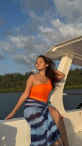 Actress Kritika Sharma HD Photos and Wallpapers March 2025