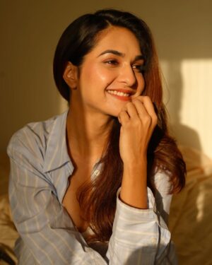 Kritika Singh Yadav Instagram - Smile more 😁🙃