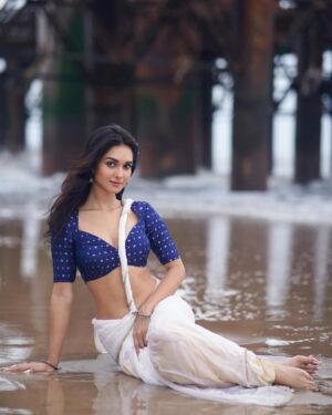 Kritika Singh Yadav Instagram - 🤍
Shot by the talented @pixelpassionfotography
