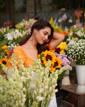 Kritika Singh Yadav Instagram - Bloom 🌻
