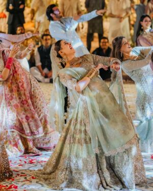 Kubra Khan Instagram - I wanted to Sparkle. @hijabomer you made me sparkle. Thank you. - Few glimpses of a beautiful night filled so love and laughters. Thank you @yrattamedia for such beautiful memories. And of course, my glam up by none other than @mubsher.bhatti