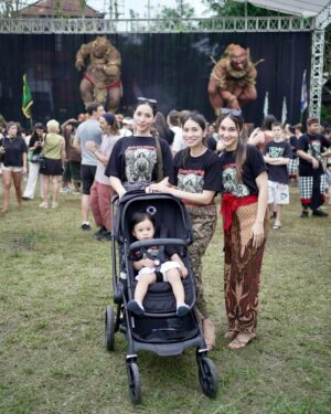 Laksmi De-Neefe Suardana Instagram - Metal concert ❌ Burning Man ❌ but just as loud and full of energy. The electric spirit of the Ogoh-Ogoh parade, where art, culture, community and tradition come alive before Nyepi, Day of Silence! A wholesome tradition for the youth and a reminder for adults to stay young at heart ❤️‍🔥 #ogohogoh #ngerupuk #keepbalinesetraditionalive #menyala 🔥