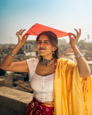 Larissa Dsa Instagram - Kai Po Che 🪁

@larissa_wlc X @haram_khor_ 📸

Kites in the air, joy everywhere,
Uttarayan in Ahmedabad feels so rare.
Good food, kind people, and happy vibes,
This festival fills hearts and brightens lives.

Thank you @living_clicks @bhoommss for all the help 🤗

#uttaryan #kite #gujarat #ahemdabad #india #festival #vibe #explore #postivevibes #makarsankranti