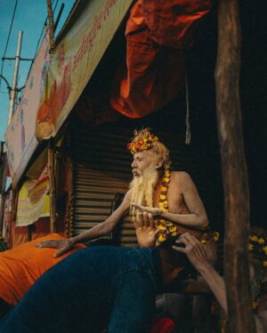 Larissa Dsa Instagram - Chapter III 🌺 – The Journey, Every Day 🌞

Travel teaches you that uncertainty and little road bumps aren’t just part of the story—they’re what make it exciting, right?!😍

Years ago, I read about the Mahakumbh—probably saw some photos and videos online—and wondered, “Why would I ever go there?” 😦

The sheer magnitude, the sea of people, the chaos… it felt overwhelming, almost unimaginable. 😩

And yet, here I am, standing amidst it all, realizing that some experiences aren’t meant to be understood from afar—they’re meant to be lived, felt, and completely surrendered to.😇

I travel to see things as they are. Of course, I want to experience the world’s great wonders—the ones on everyone’s bucket list—I LOVE THAT! 😌 But there’s something else, something deeper about watching people go about their everyday lives, and being able to speak with them, know them a little, and understand the world better. 🌍 

But I will not deny it. Sometimes, it’s inconvenient. 🥲The crowds, the exhaustion, the unpredictability of it all. 😖But more often than not, I find myself pausing, taking it all in, and thinking, “Ahhh, I didn’t know that. And now I do. Lesson learnt, and I’m glad—I get to see this through a different lens, a different perspective now.”

Travel is all about learning to change your perspective for the better. And Im so happy, I could visit the Kumbh Mela this year to witness everything firsthand. 🙏🏼 GRATITUDE ONLY!!!🙏🏼🤩🥹

Shot by @piyush_tanpure 
Edited by me on @lightroom with #larissapresets 

(#larsatravels #larsainkumbh #kumbhmela #travelrealindia #indiatravelgram )