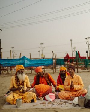 Larissa Dsa Instagram - Chapter III 🌺 – The Journey, Every Day 🌞

Travel teaches you that uncertainty and little road bumps aren’t just part of the story—they’re what make it exciting, right?!😍

Years ago, I read about the Mahakumbh—probably saw some photos and videos online—and wondered, “Why would I ever go there?” 😦

The sheer magnitude, the sea of people, the chaos… it felt overwhelming, almost unimaginable. 😩

And yet, here I am, standing amidst it all, realizing that some experiences aren’t meant to be understood from afar—they’re meant to be lived, felt, and completely surrendered to.😇

I travel to see things as they are. Of course, I want to experience the world’s great wonders—the ones on everyone’s bucket list—I LOVE THAT! 😌 But there’s something else, something deeper about watching people go about their everyday lives, and being able to speak with them, know them a little, and understand the world better. 🌍 

But I will not deny it. Sometimes, it’s inconvenient. 🥲The crowds, the exhaustion, the unpredictability of it all. 😖But more often than not, I find myself pausing, taking it all in, and thinking, “Ahhh, I didn’t know that. And now I do. Lesson learnt, and I’m glad—I get to see this through a different lens, a different perspective now.”

Travel is all about learning to change your perspective for the better. And Im so happy, I could visit the Kumbh Mela this year to witness everything firsthand. 🙏🏼 GRATITUDE ONLY!!!🙏🏼🤩🥹

Shot by @piyush_tanpure 
Edited by me on @lightroom with #larissapresets 

(#larsatravels #larsainkumbh #kumbhmela #travelrealindia #indiatravelgram )