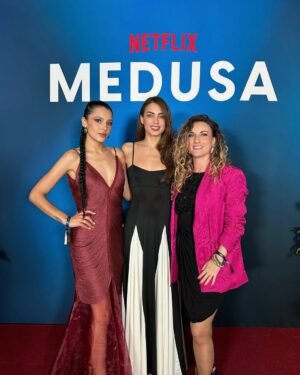 Laura Archbold Instagram - Nos vemos este próximo 5 de marzo en @netflixlat @netflixcolombia con un combo precioso y con mucho power.
#MEDUSA 🪼
@tis__studios
