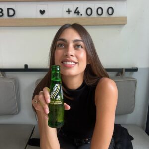 Laura Archbold Instagram - 🍺
Saluuuuuu'