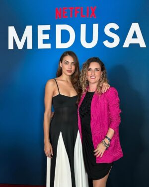 Laura Archbold Instagram - Nos vemos este próximo 5 de marzo en @netflixlat @netflixcolombia con un combo precioso y con mucho power.
#MEDUSA 🪼
@tis__studios